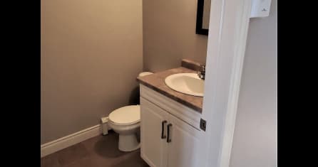 Cambrian Heights - Half Bath