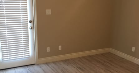 Pilon Street - Patio Door